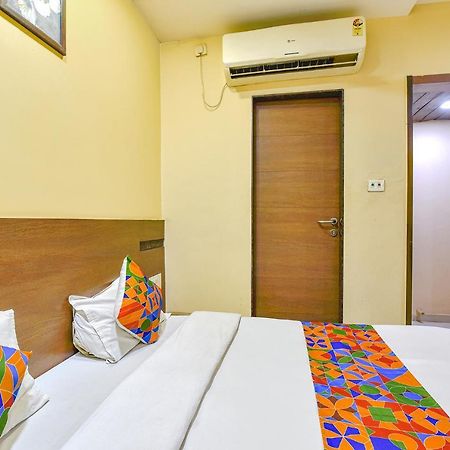Hotel RB Residency Surat Exterior foto