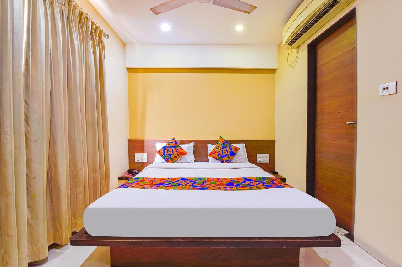 Hotel RB Residency Surat Exterior foto